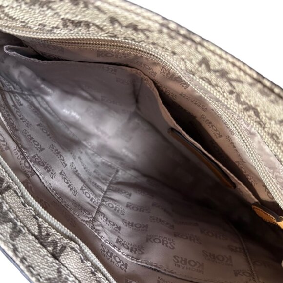 Michael Kors Jet Set Travel Crossbody - Picture 3 of 9